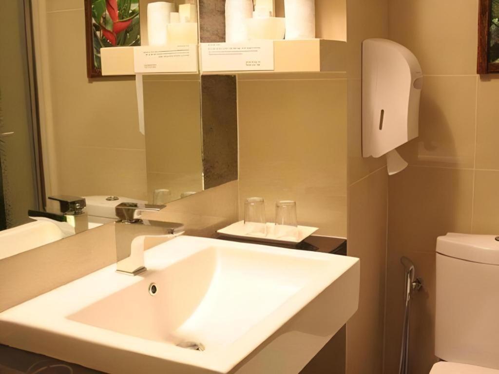 900 Inn Bintulu Zewnętrze zdjęcie